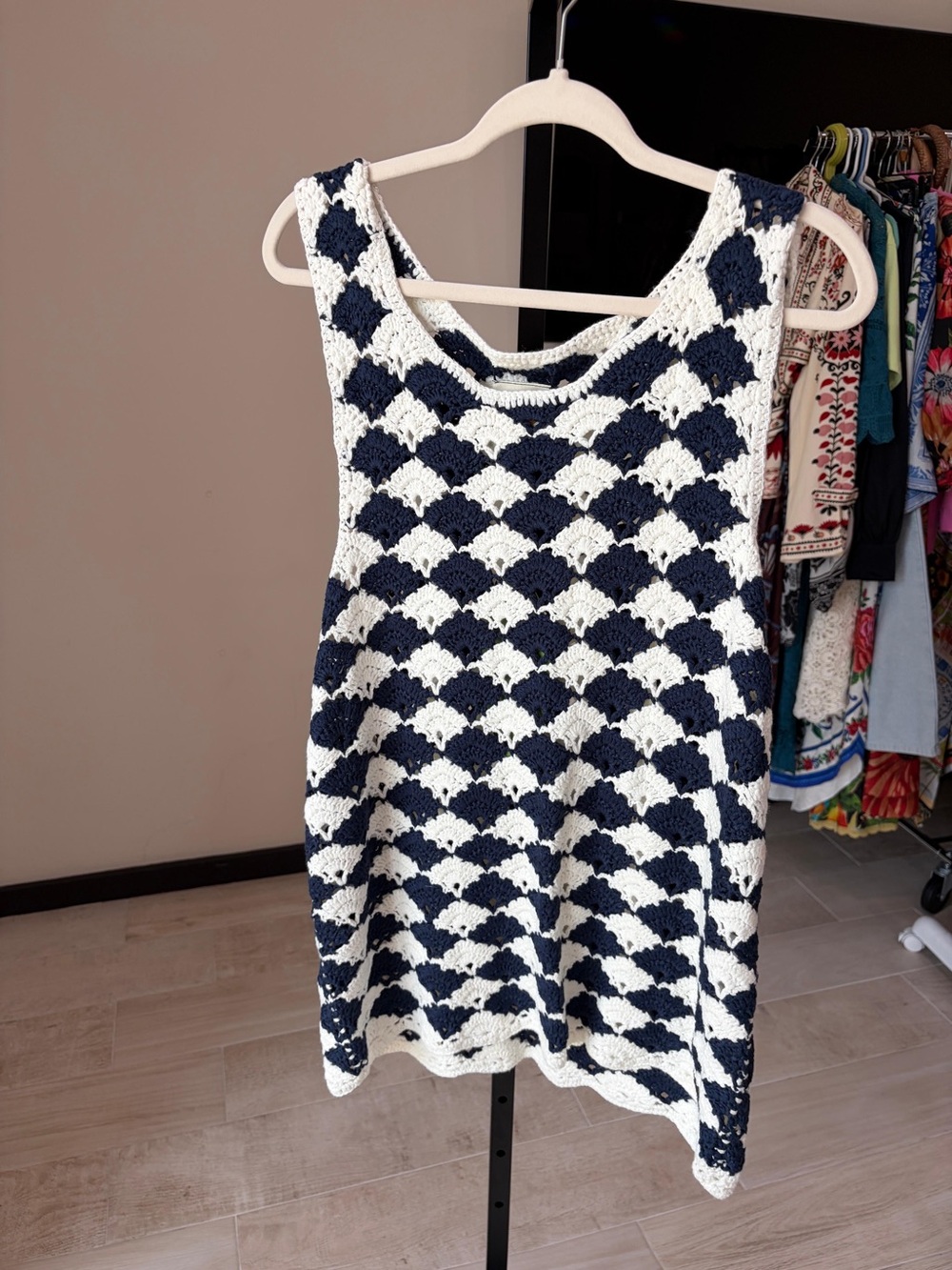 Scalloped Crochet Top White and Blue by Farm Rio - Picture 4 of 12